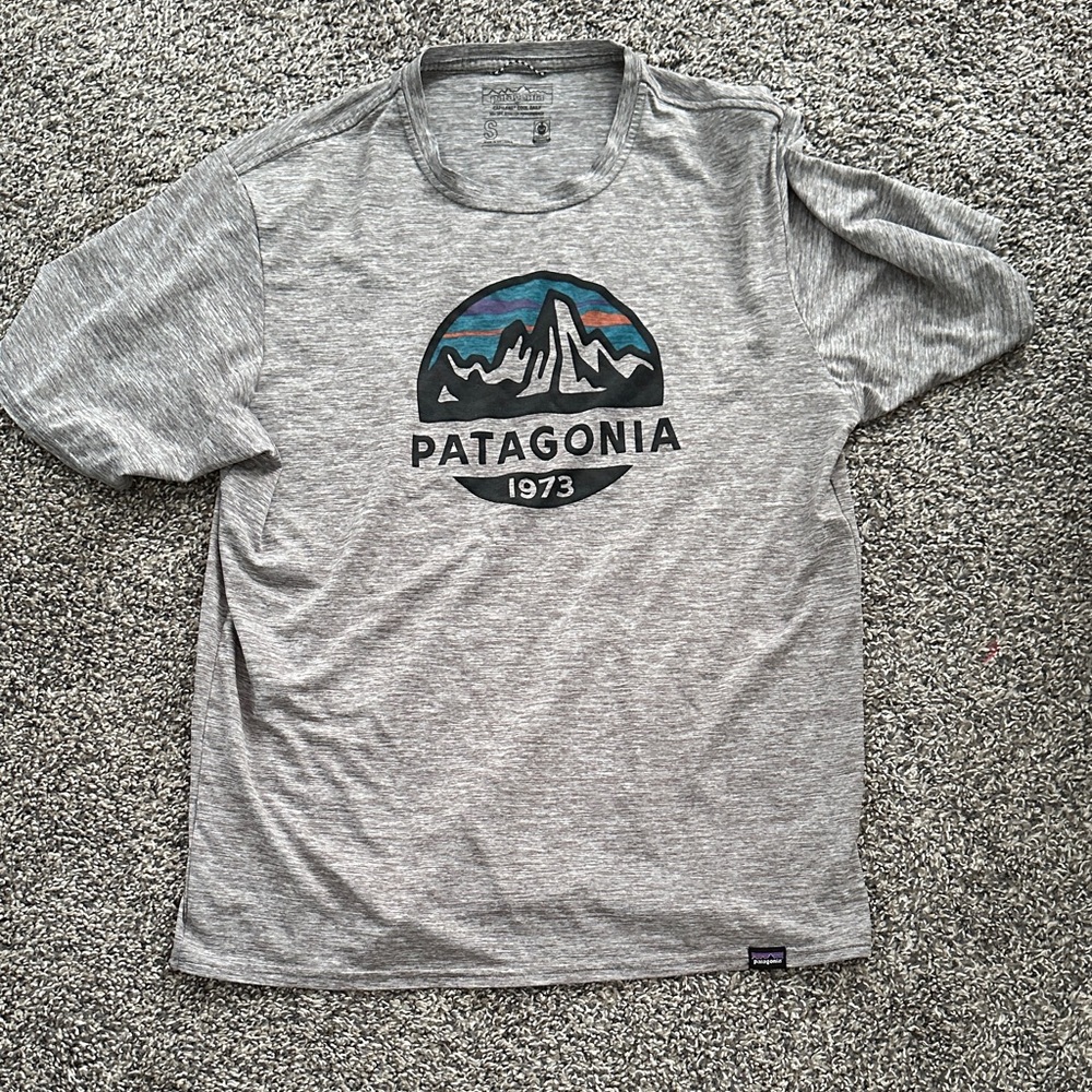 Patagonia Heather Gray Men's Tee Capilene
